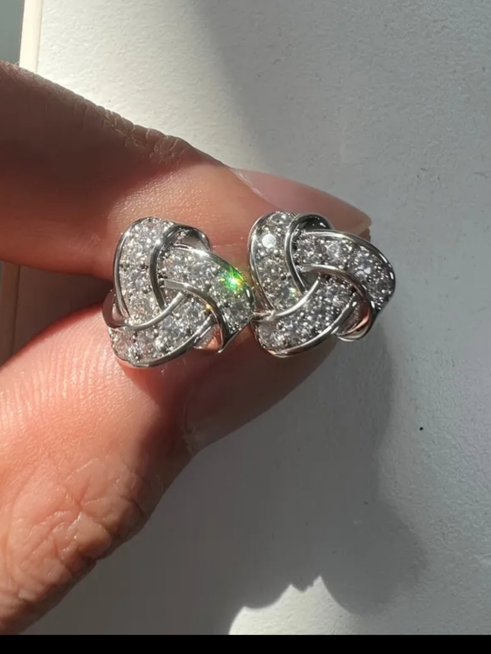 A 2-piece set of S925 silver earrings featuring 4-carat moissanite for women - Picture 6 of 8